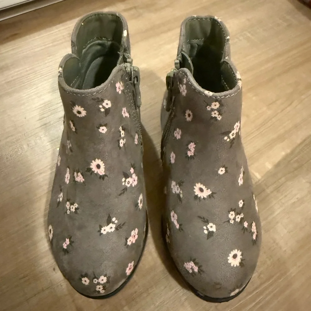Cat & Jack Toddler Penelope Zipper Boots Gray with Pink Flowers 6T